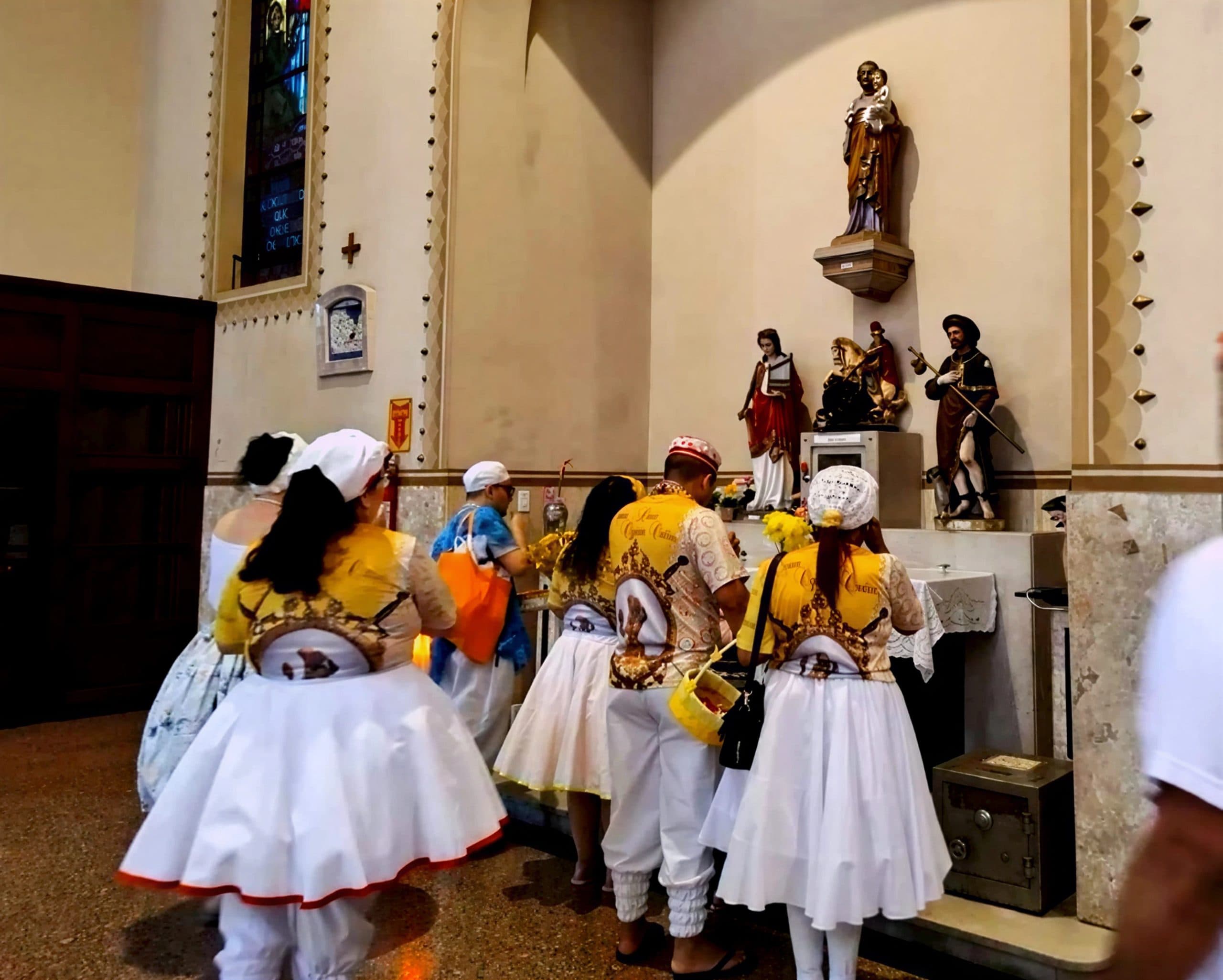 Fotografía documental — Devoción a orixás en templos católicos: El «paseo» en el Batuque de Porto Alegre