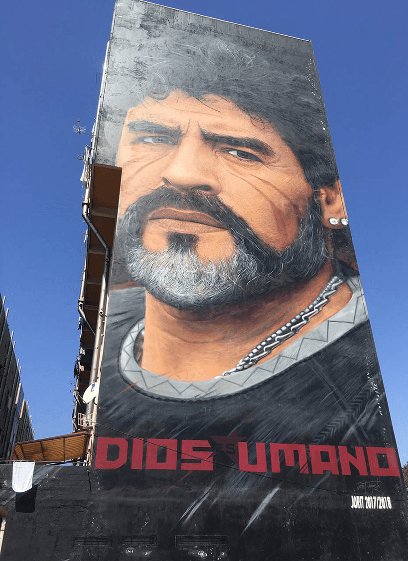 Fotografía documental — El “Dios humano”: buscando “la religión por fuera de las religiones” en las similitudes entre fútbol y religión en el contexto italiano.