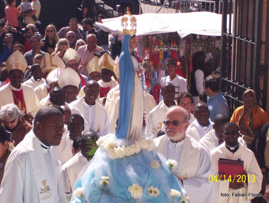 Fotografía documental — Africa en Luján: La entronización de Mamã Muxima (patrona de Angola) y la evocación del «Negro Manuel»