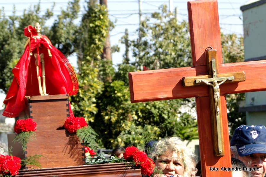 Fotografía documental — La devoción por San La Muerte no hace robar, matar ni esclavizar