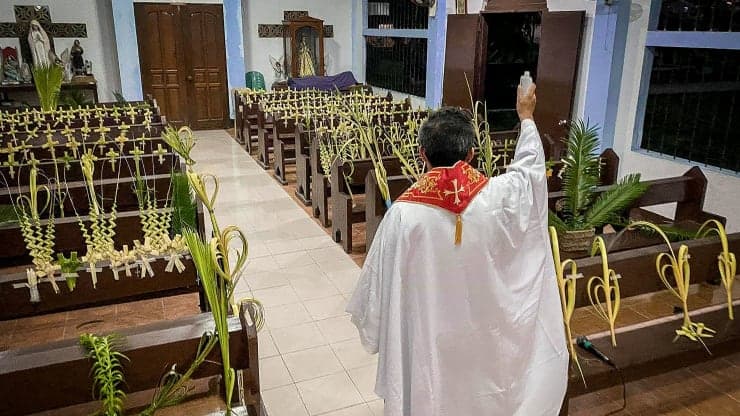 Fotografía documental — Espacios y prácticas religiosas en tiempos de Covid-19. Reflexiones desde la geografía de las religiones