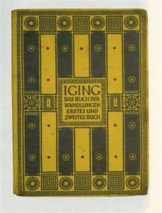 La edición del I Ching que consultaba Xul y las páginas 14 y 15 del primer Cuaderno de los San Signos (1924-1926).